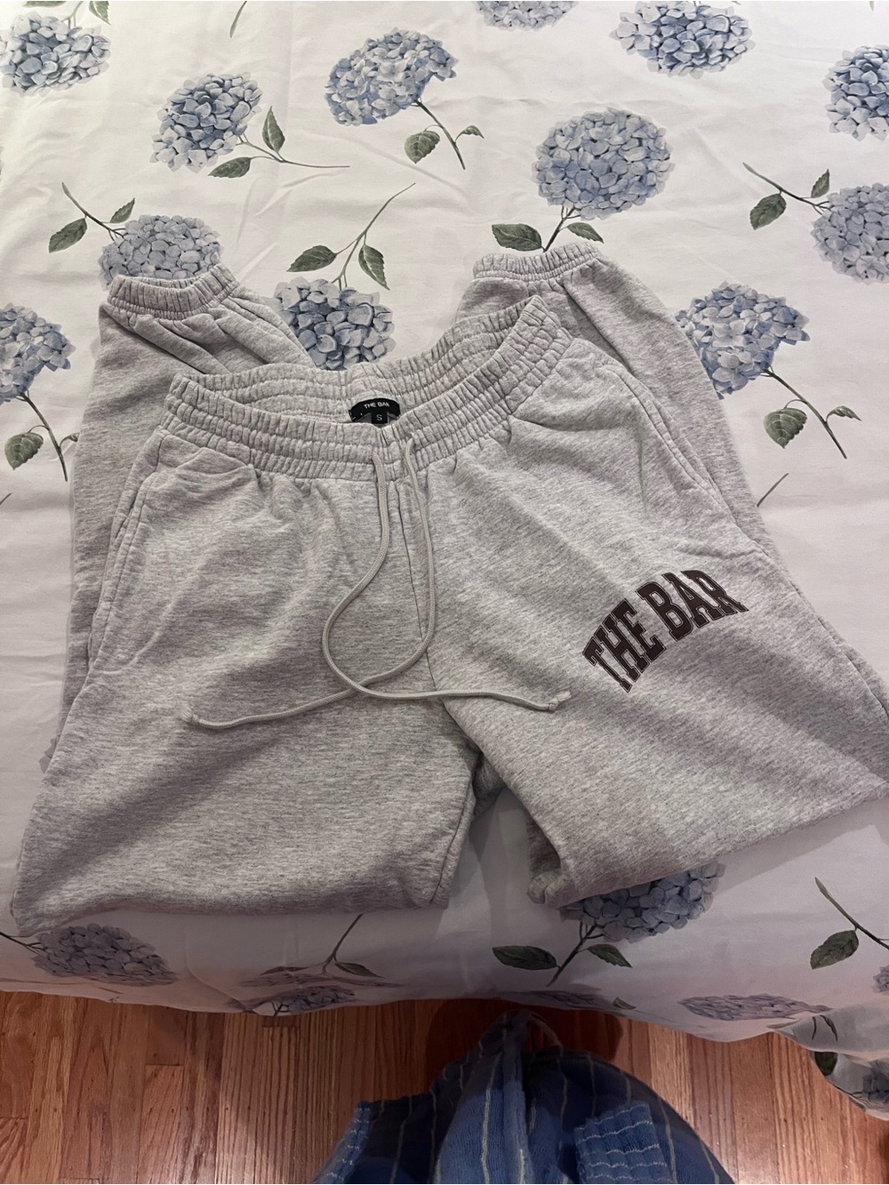 THE BAR gray sweats
